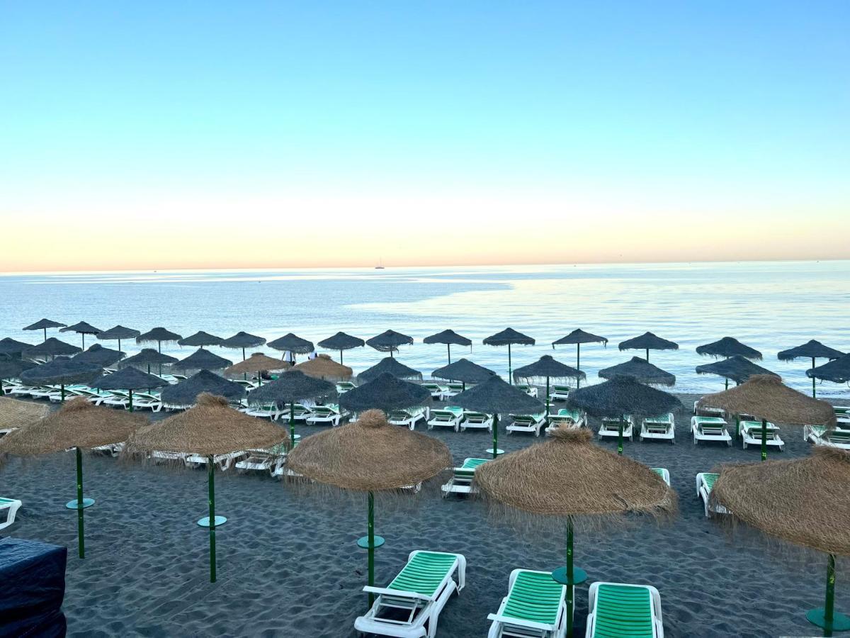 Cozy Fuengirola Apartment With Sea View & Pool Eksteriør billede